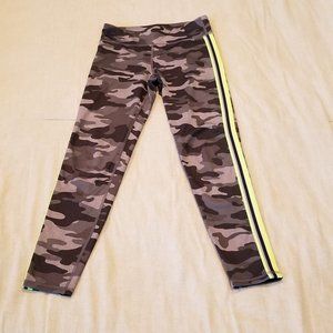 Girls GapFit Quick Dry Camo Leggings